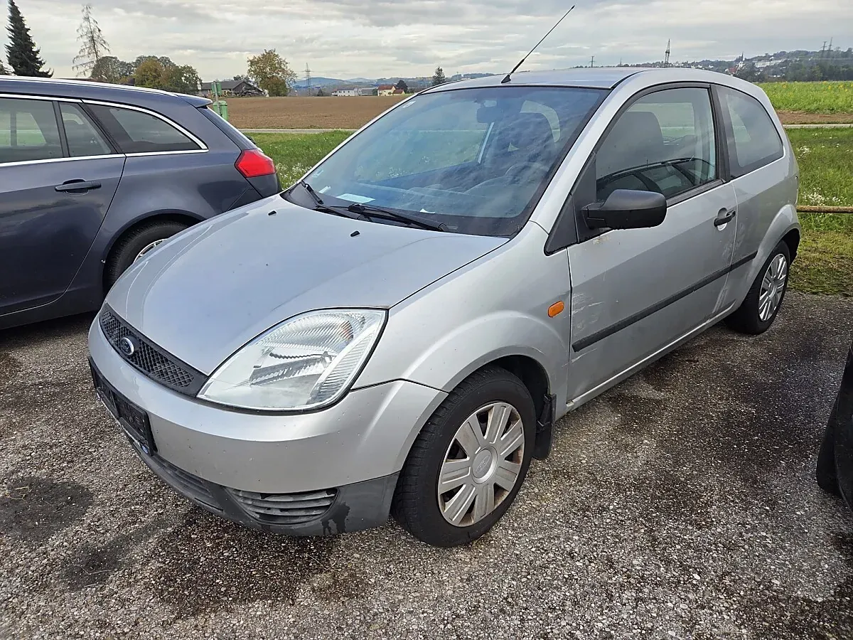 Ford Fiesta 2005 photo 2