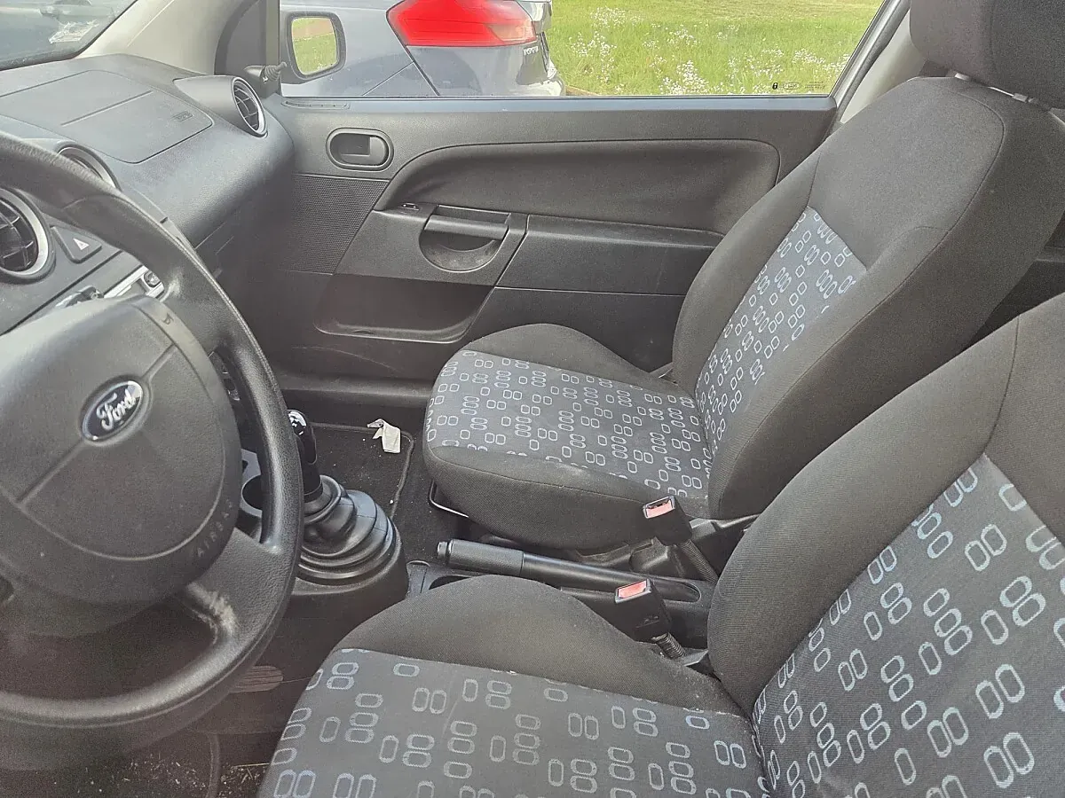 Ford Fiesta 2005 photo 3