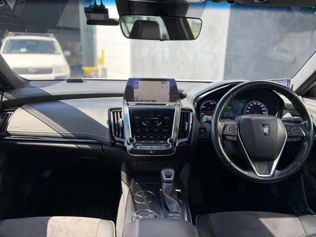 Toyota Crown 2020 photo 3