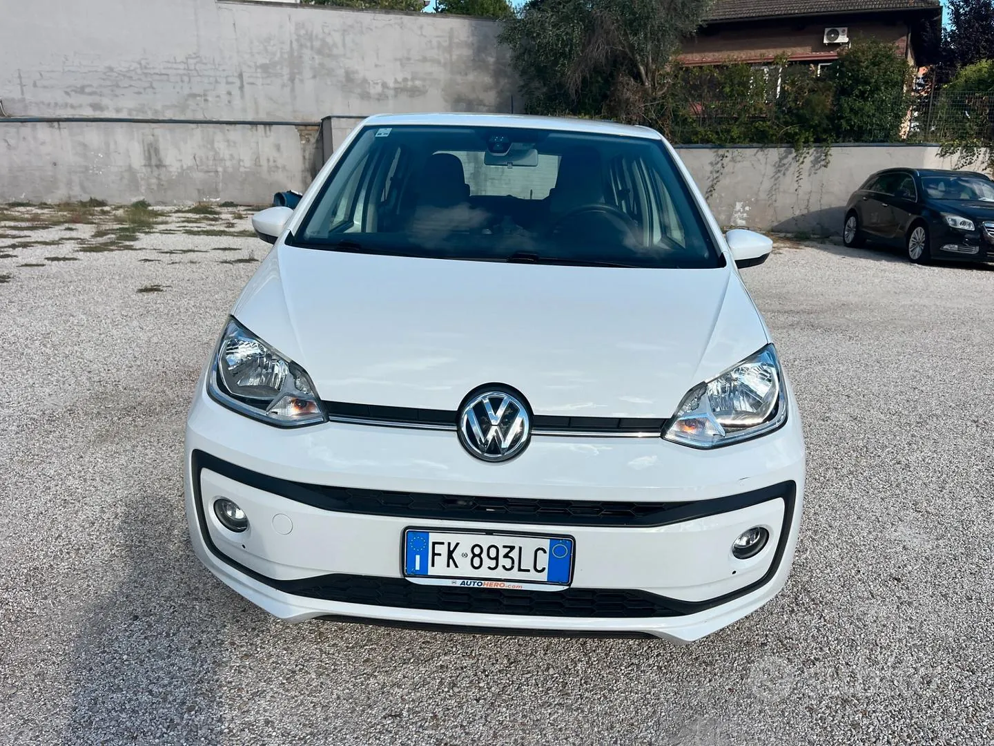Volkswagen Up 2017 photo 2
