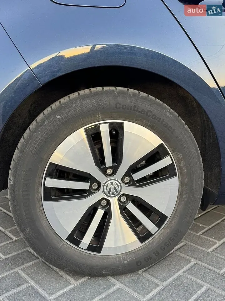 Volkswagen E-Golf 2016 photo 5