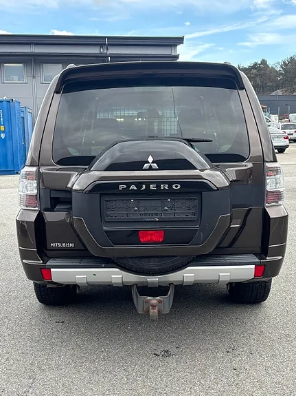 Mitsubishi Pajero 2017 photo 4