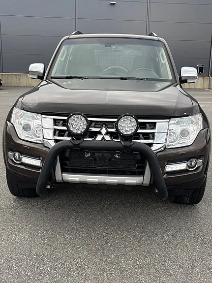 Mitsubishi Pajero 2017 photo 2