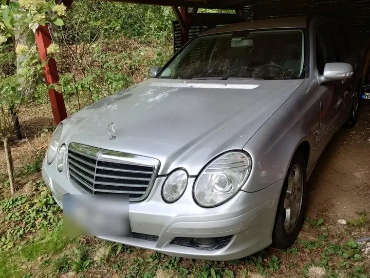 Mercedes-Benz W 211