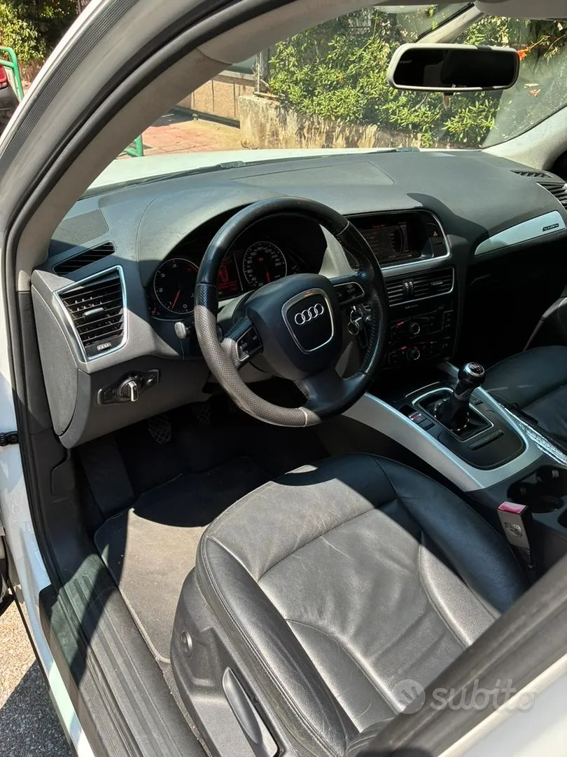 Audi Q5 2010 photo 4