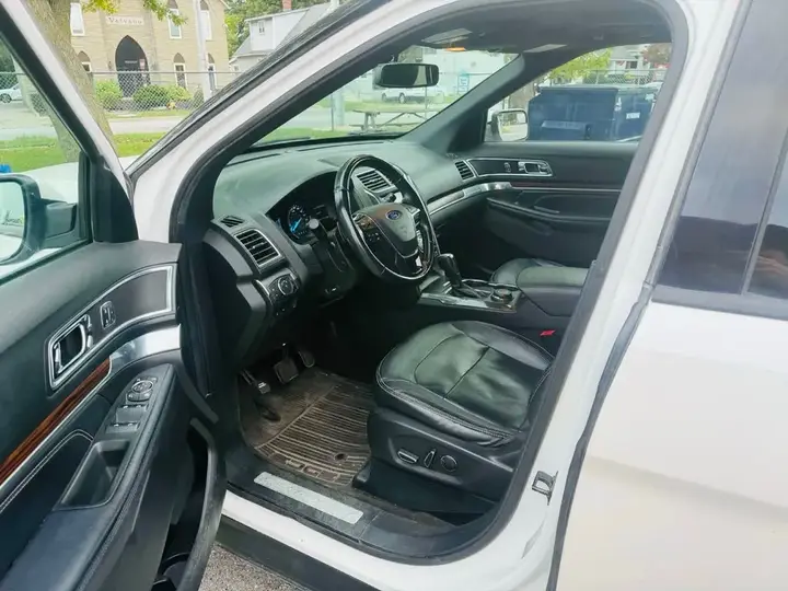 Ford Explorer 2017 photo 5