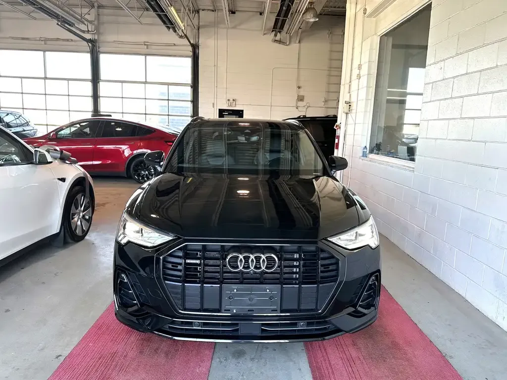Audi Q3 2023 photo 2