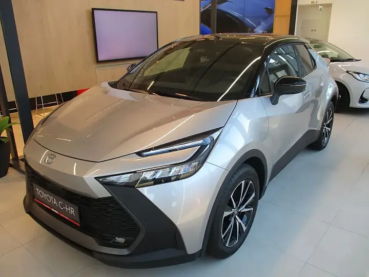 Toyota C-Hr photo 2