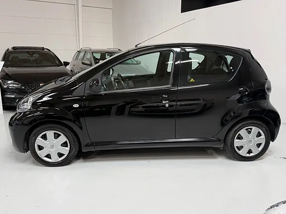 Toyota Aygo 2010 photo 2