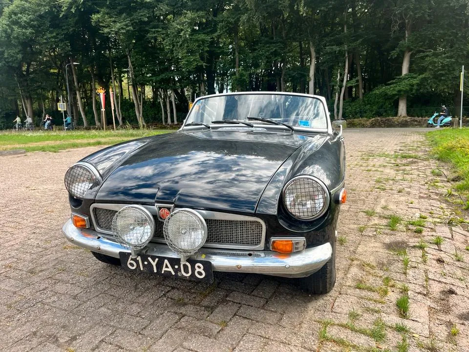 MG B