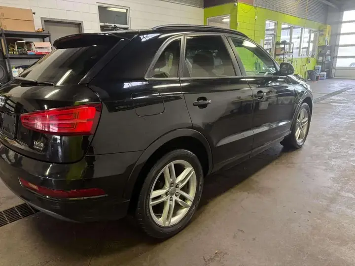 Audi Q3 2018 photo 4