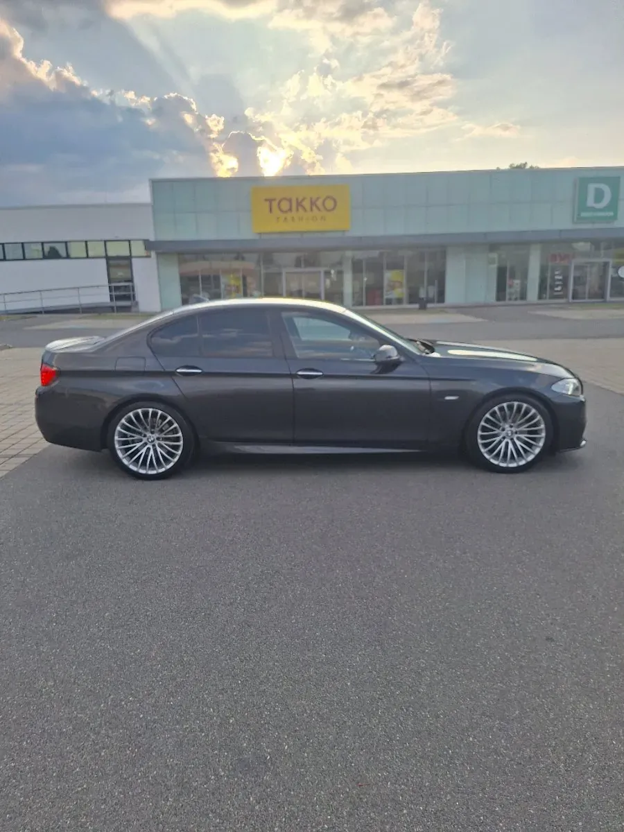 BMW 5 Series 2011 photo 3