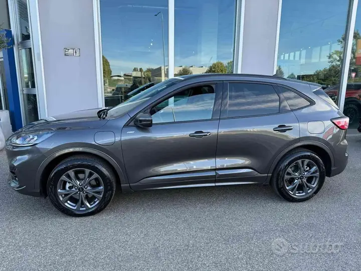 Ford Kuga 2023 photo 2