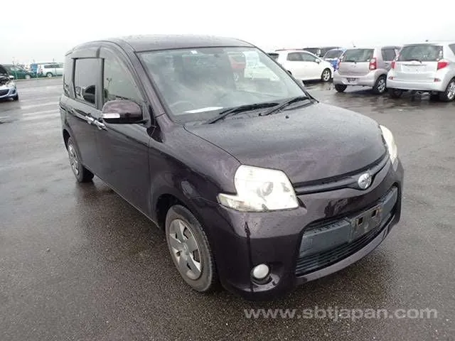 Toyota Sienta