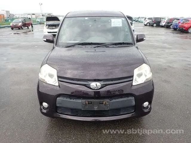 Toyota Sienta 2013 photo 5