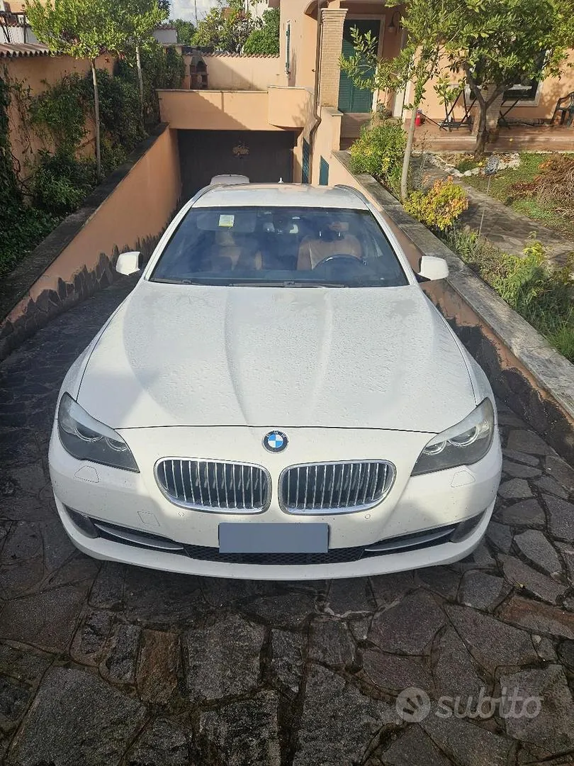 BMW 5 Series 2012 photo 2