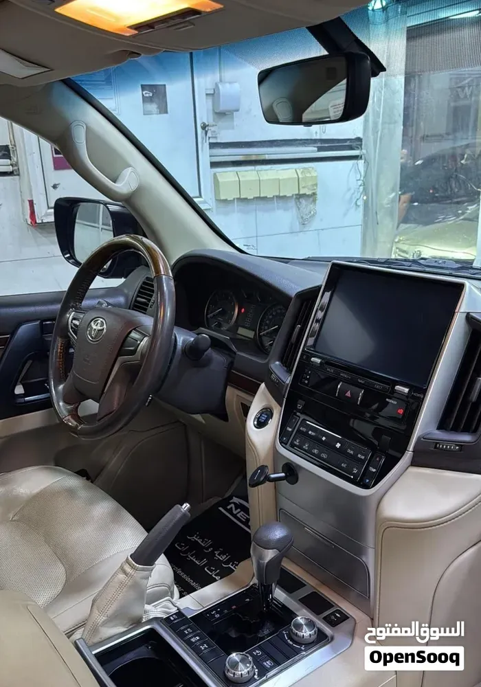 Toyota Land Cruiser 2018 photo 2
