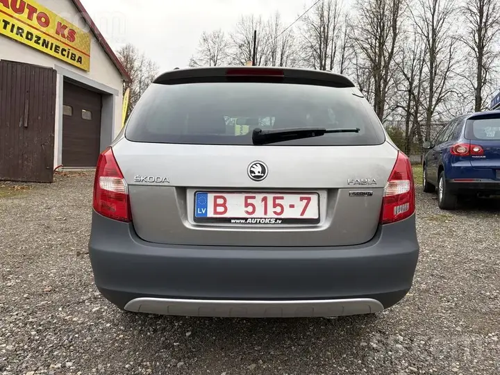 Skoda Fabia 2014 photo 5