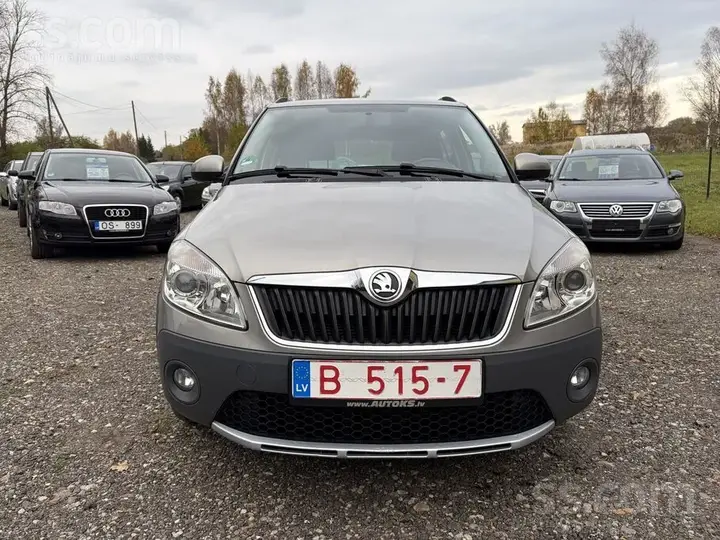 Skoda Fabia 2014 photo 2