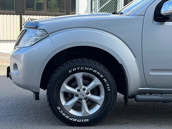 Nissan Navara 2012 photo 5