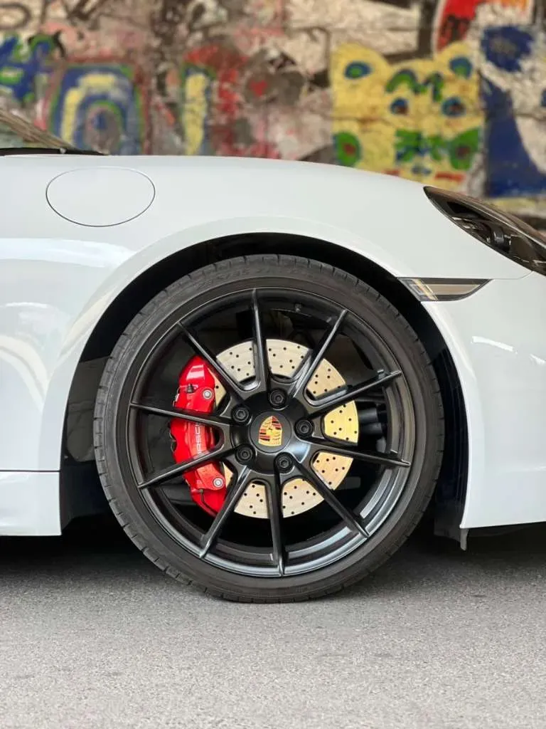 Porsche 718 2024 photo 2