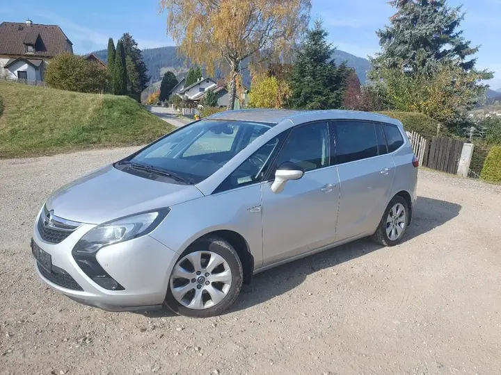 Opel Zafira Tourer 2012 photo 2