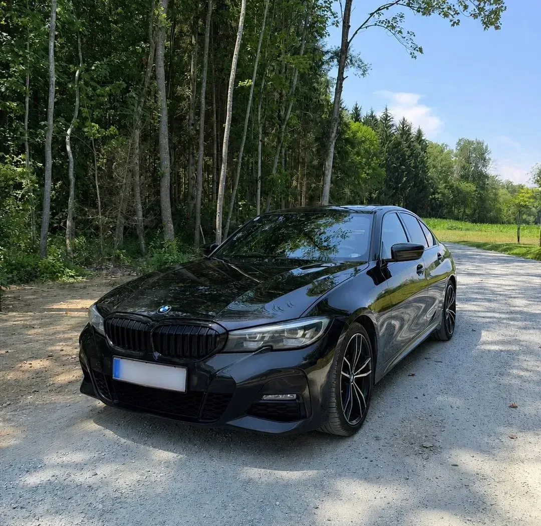 BMW 3 Series 2019 photo 2