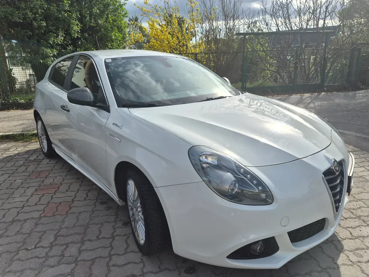 Alfa Romeo Giulietta 2016 photo 3