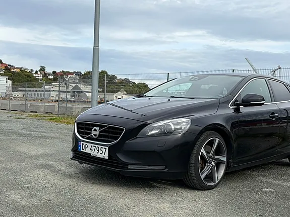 Volvo V40 2013 photo 2