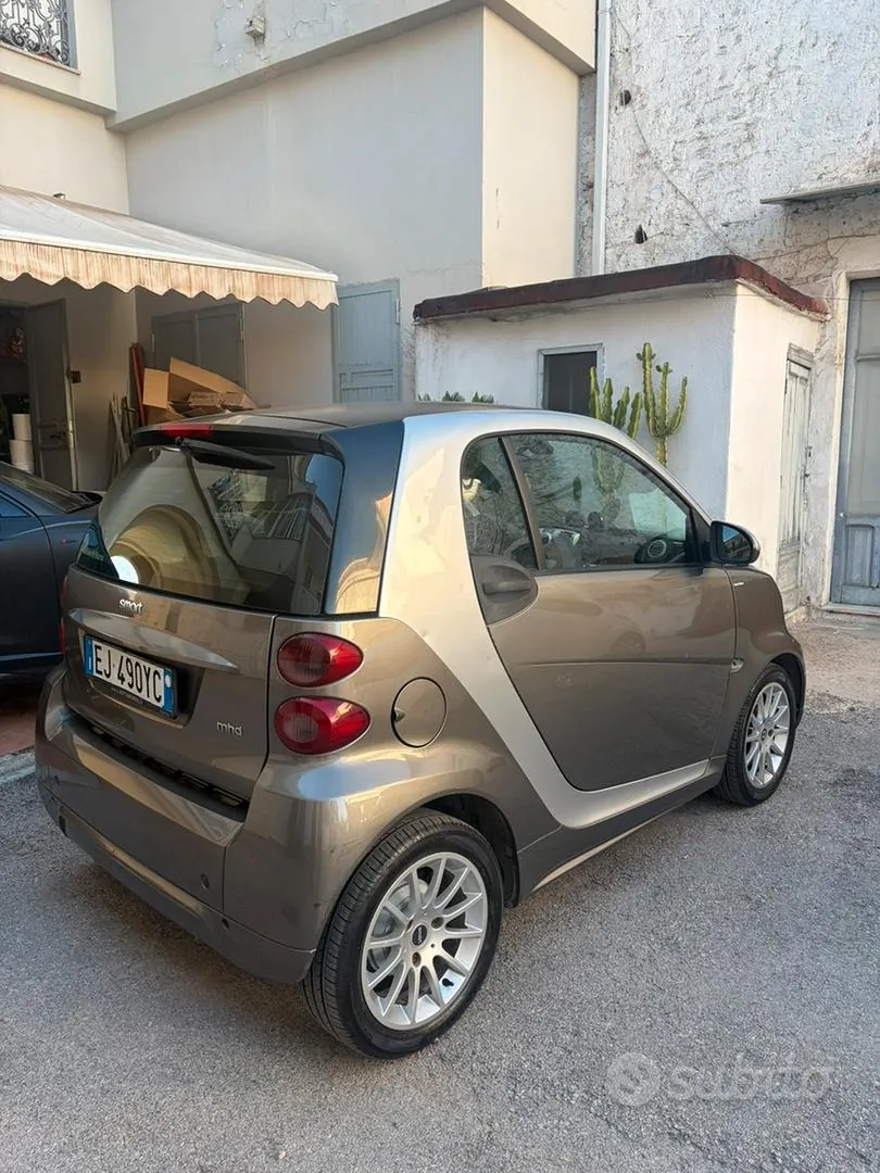 Smart Fortwo 2011 photo 2