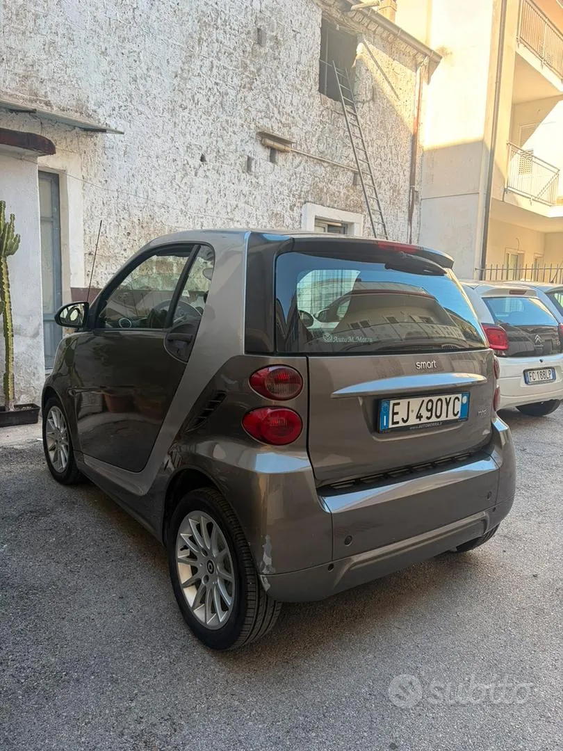 Smart Fortwo 2011 photo 4