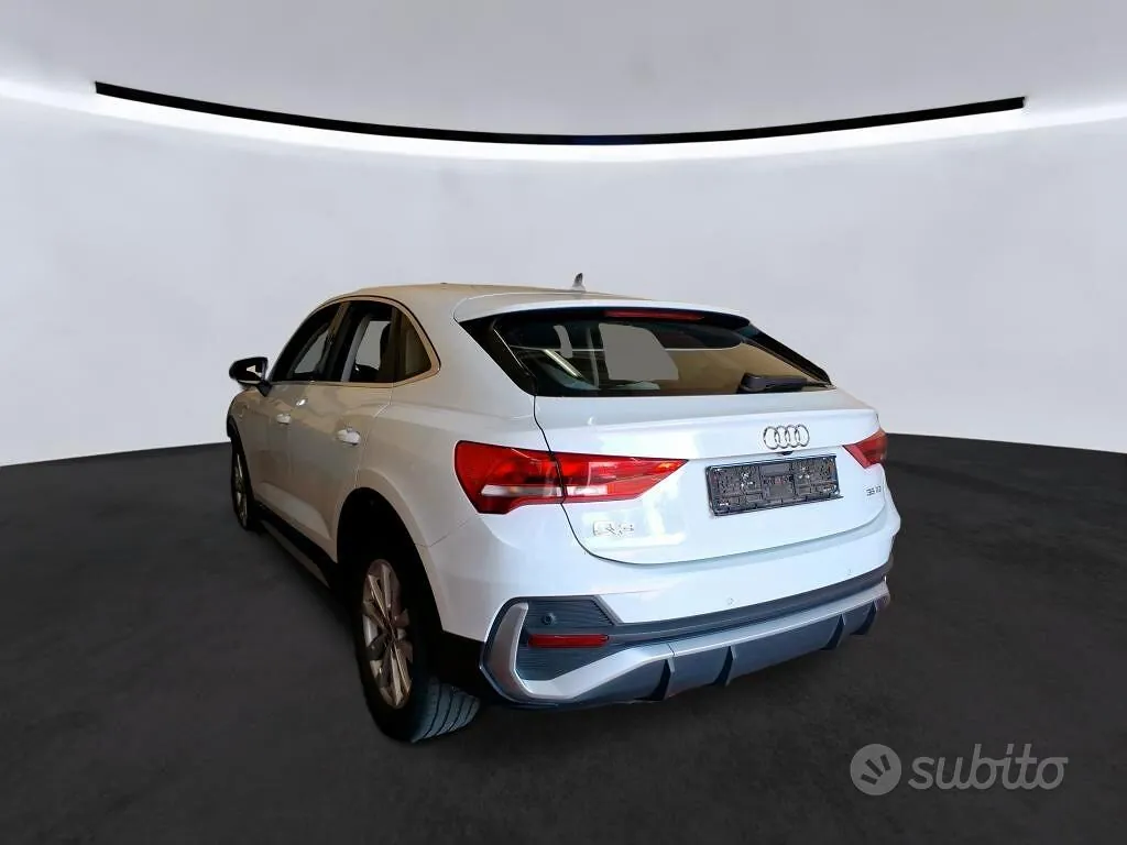 Audi Q3 2022 photo 3