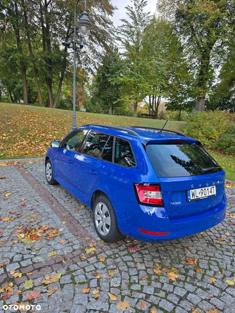 Skoda Fabia 2022 photo 2