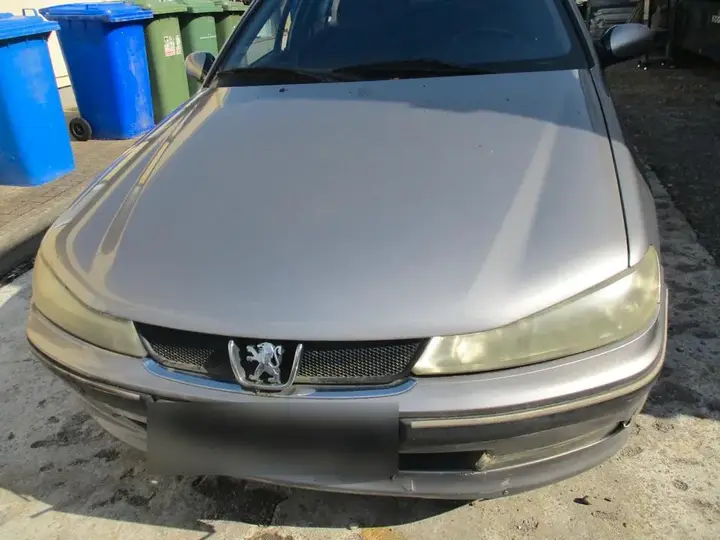 Peugeot 406
