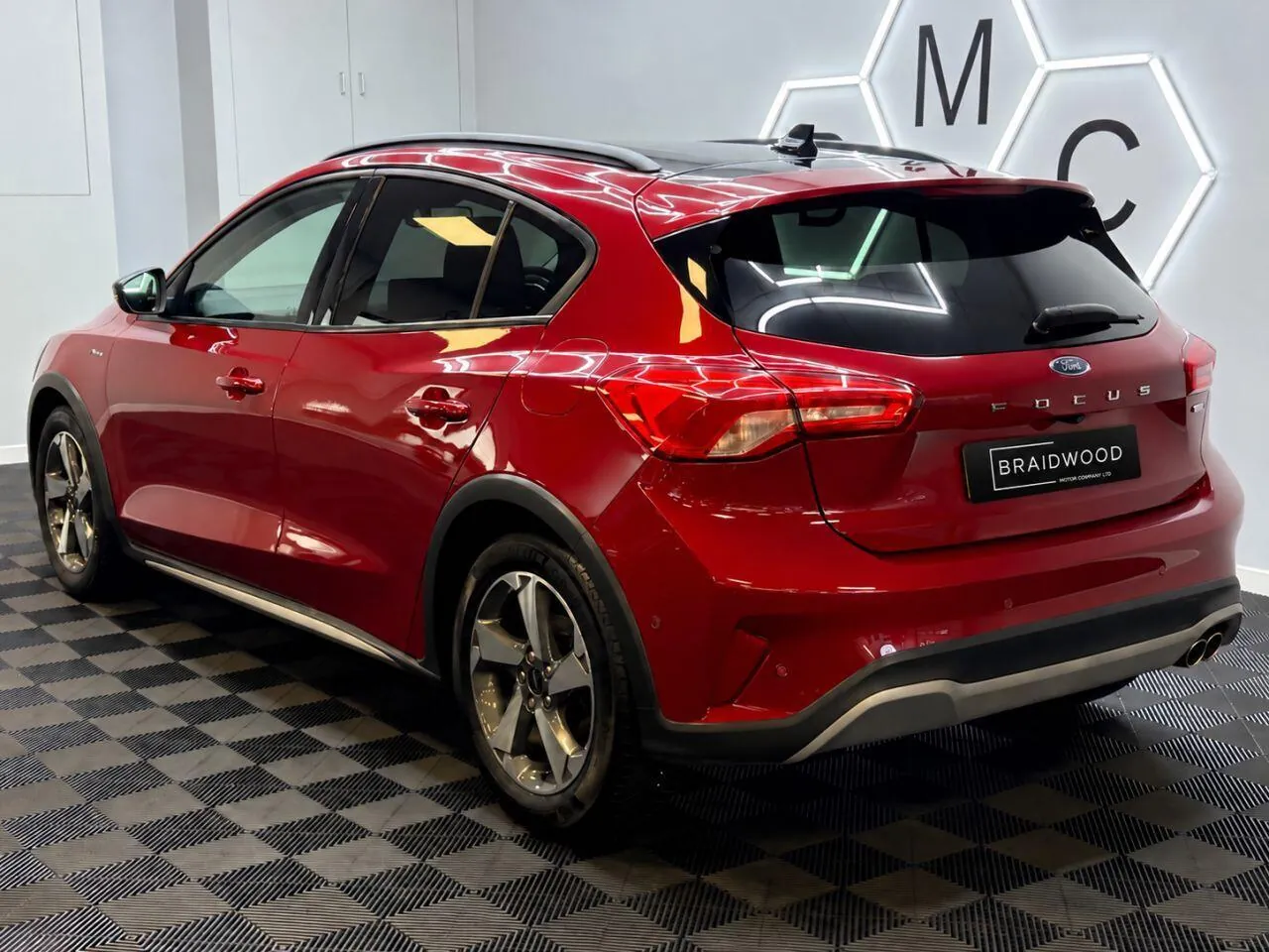 Ford Focus 2021 photo 2