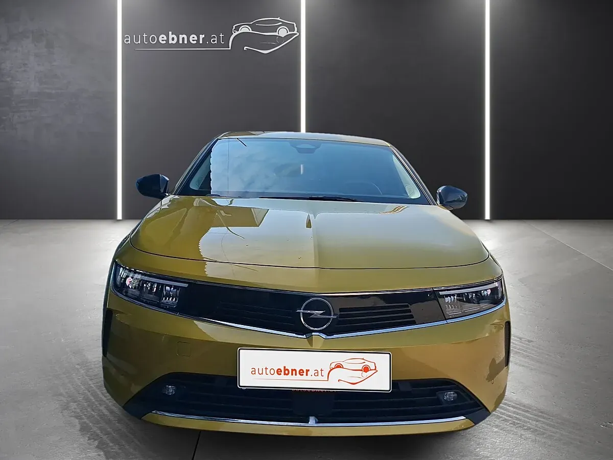 Opel Astra 2023 photo 2