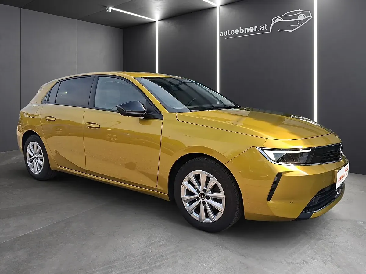 Opel Astra 2023 photo 3
