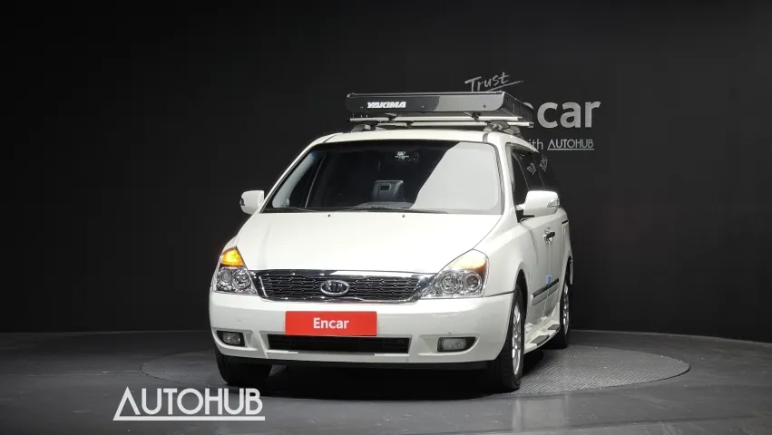 Kia Carnival 2011 photo 3