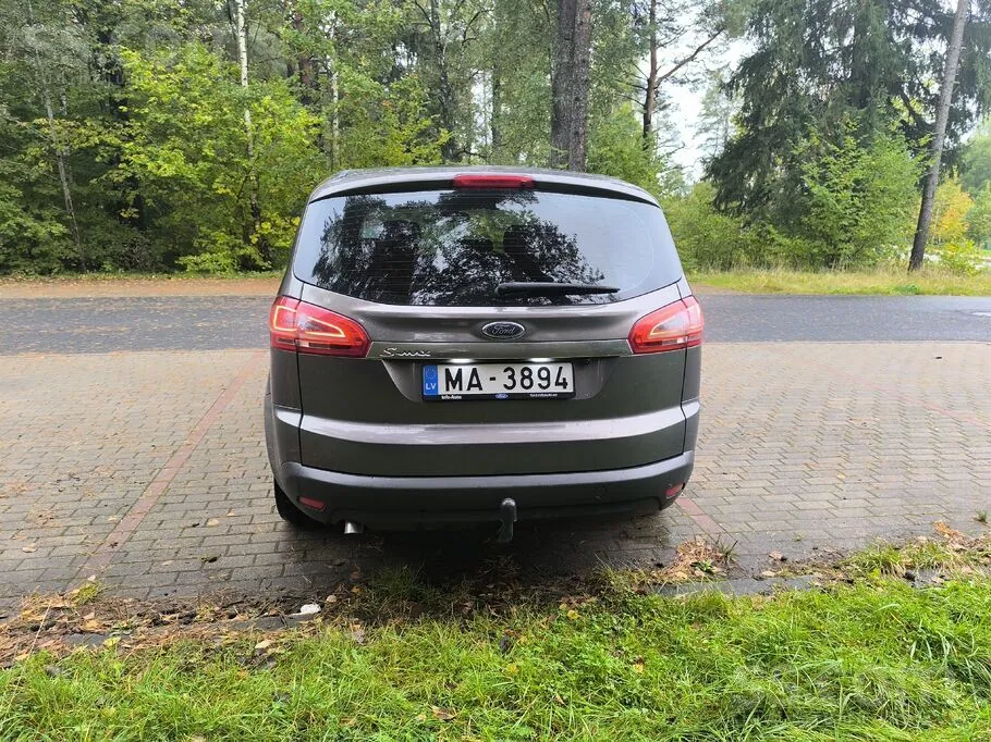 Ford S-Max 2012 photo 2