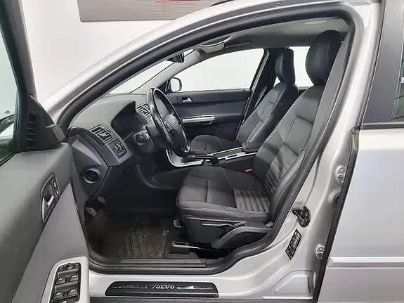 Volvo V50 2010 photo 5