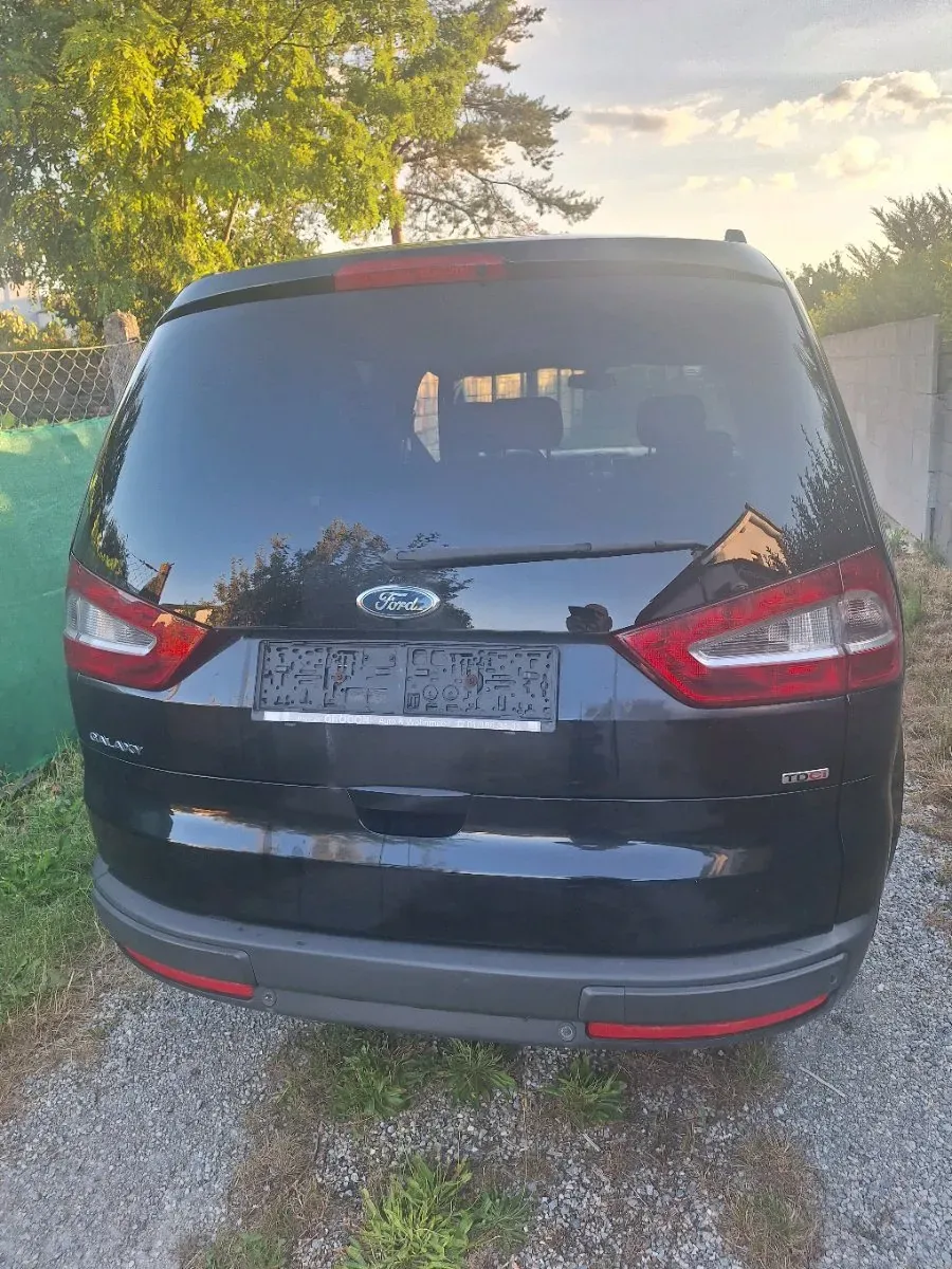 Ford Galaxy 2010 photo 2