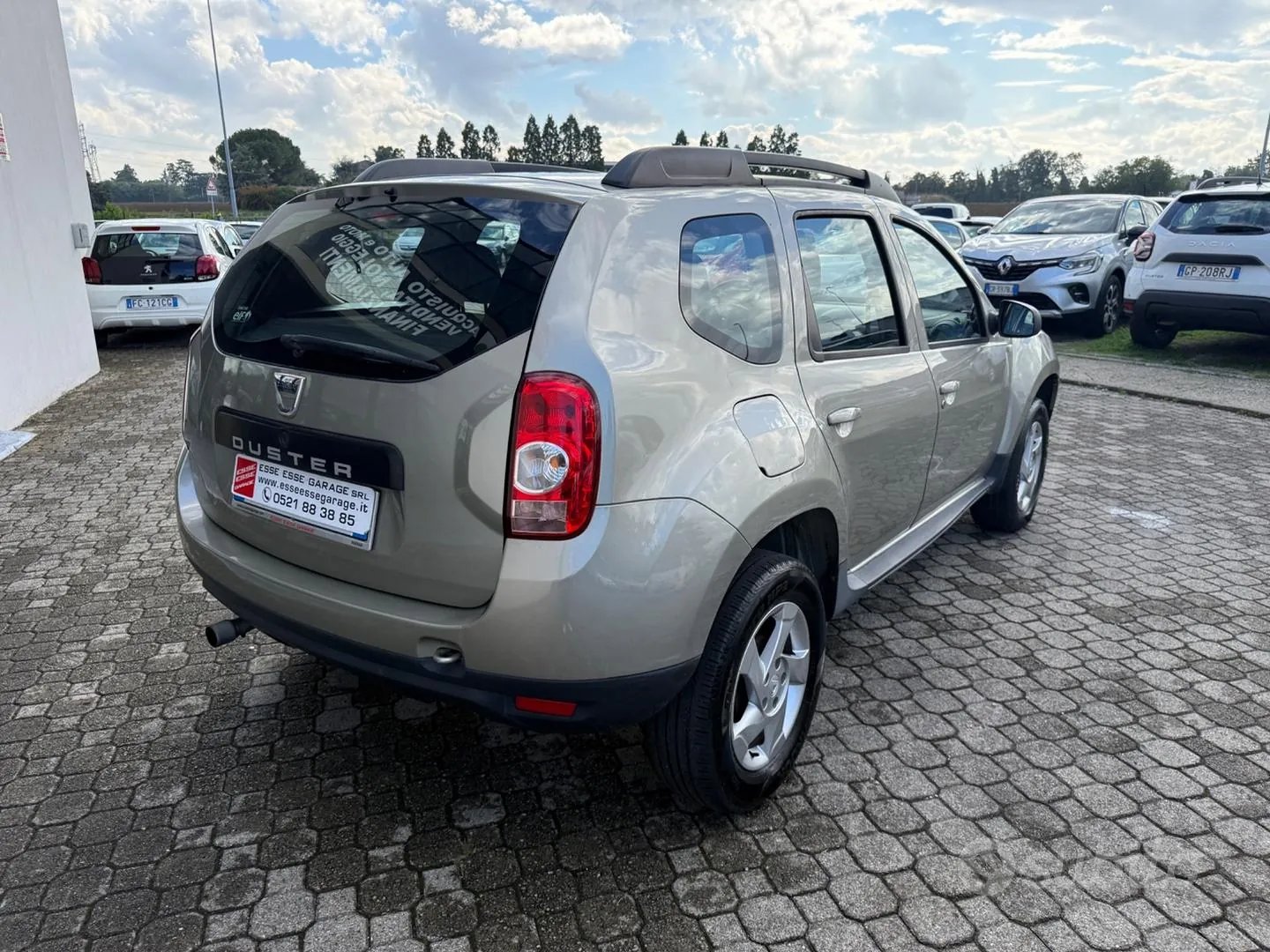 Dacia Duster 2012 photo 4