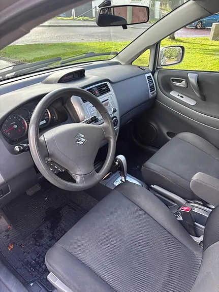 Suzuki Liana 2005 photo 5