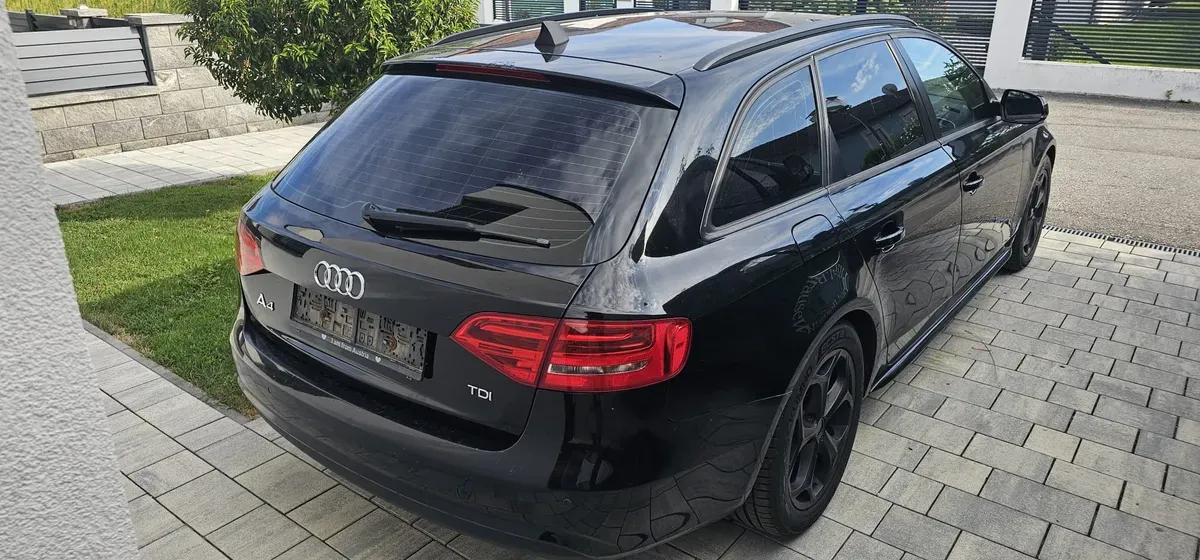 Audi A4 2012 photo 3