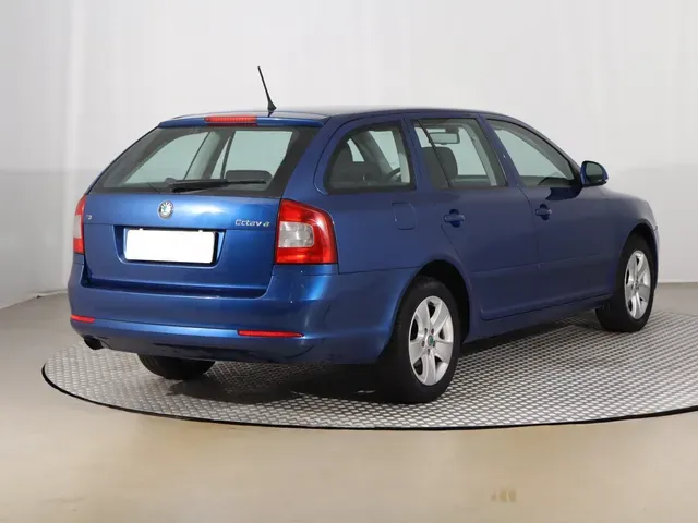 Skoda Octavia 2012 photo 4