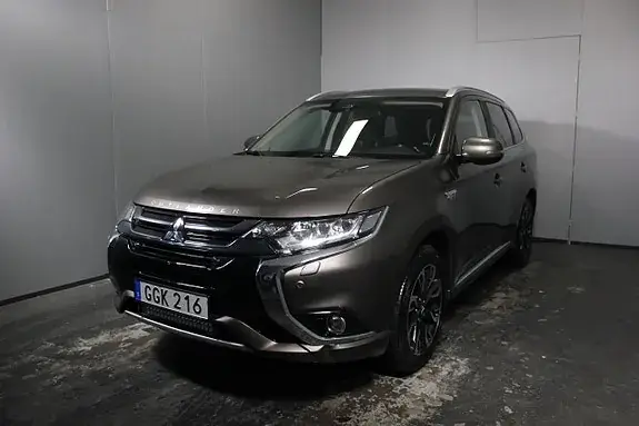 Mitsubishi Outlander 2018 photo 2