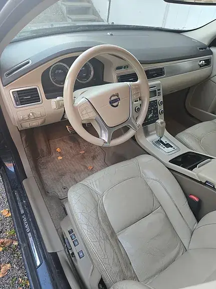 Volvo V70 2010 photo 3