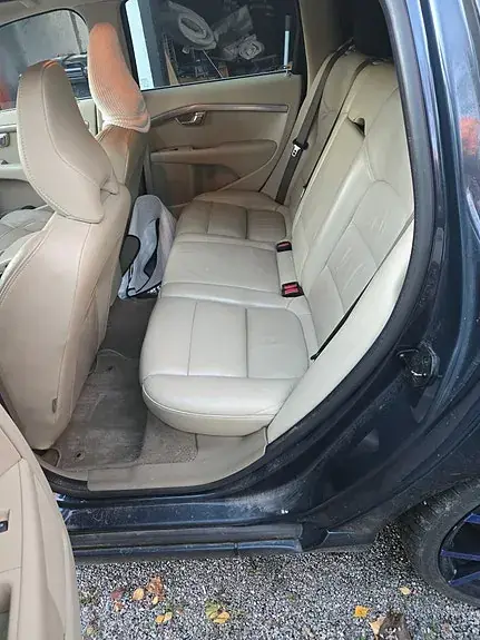 Volvo V70 2010 photo 2