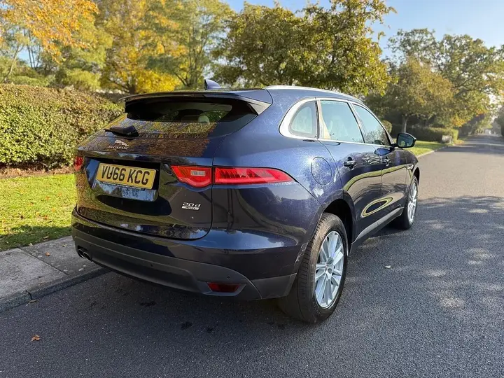 Jaguar F-Pace 2016 photo 3