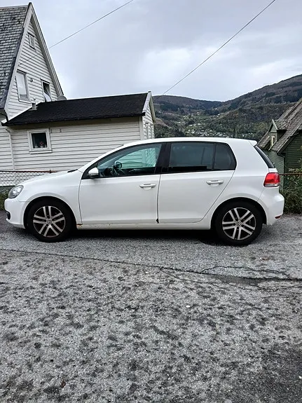 Volkswagen Golf Vi 2011 photo 2